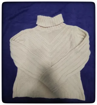 Jersey de punto cuello alto beige 