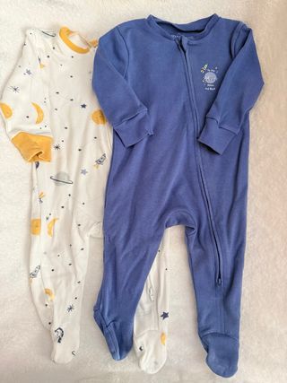 2 Pijamas Bebé Estampados Espacio