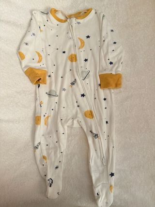 2 Pijamas Bebé Estampados Espacio