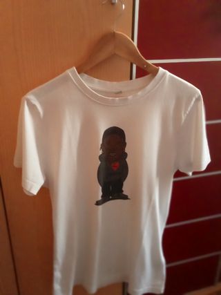 Camisetas Negras con Estampado Blanco
