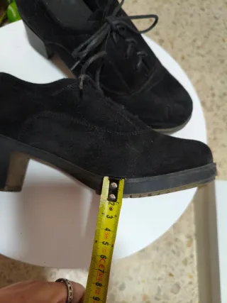 Zapatos negros de cordones en antelina talla 38 