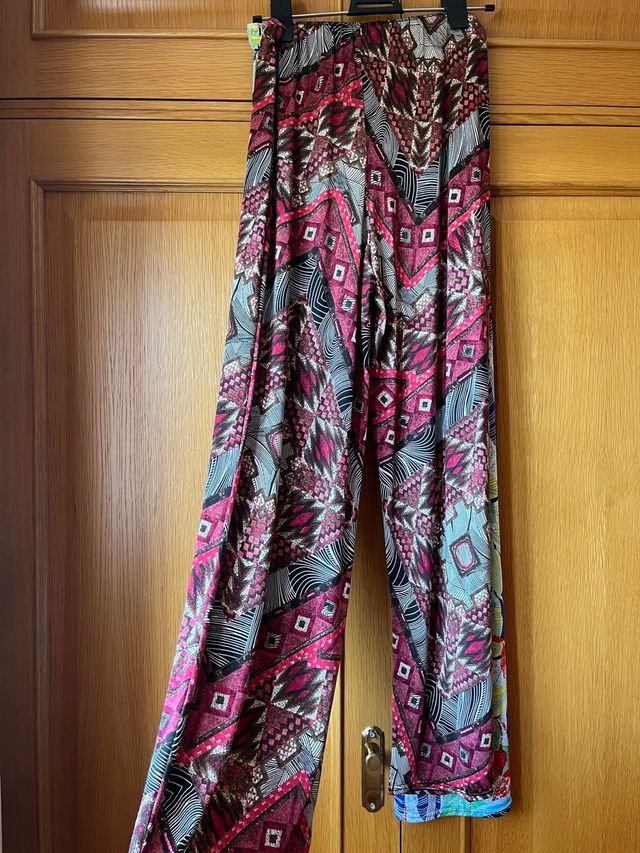 Dos pantalones anchos elásticos estampados