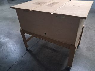 Mesa de madera artesanal para trabajos