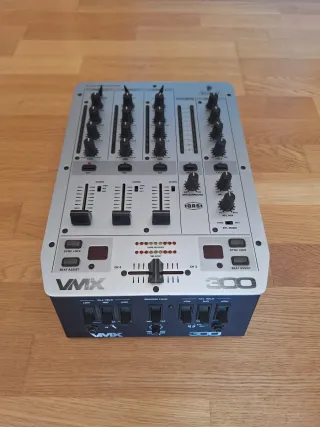 Mixer per DJ Behringer VMX300