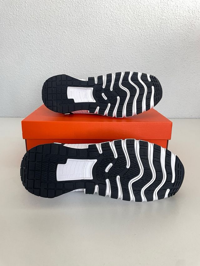 Nike Free Metcon 6 
Negro/Blanco. EU 43 y 44