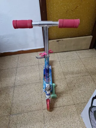 Patinete infantil Frozen