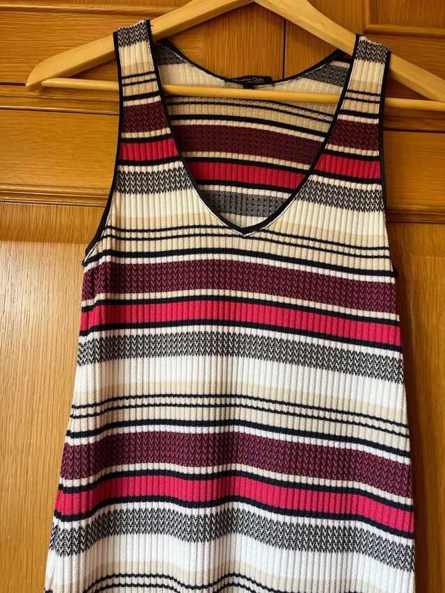 Vestido largo de rayas multicolor. Punto fino