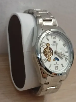 Reloj estilo Orient Automático