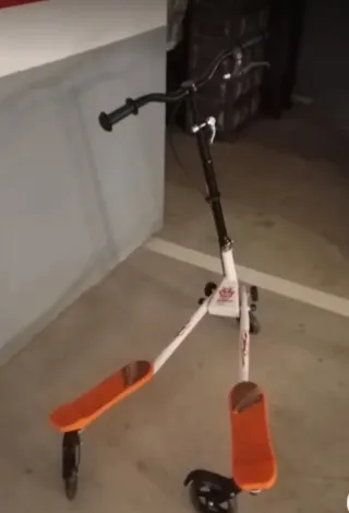2 Patinetes 3 ruedas plegable..Rosa y naranja