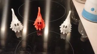 Piccolo Gattino fantasma bianco o rosso