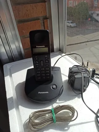 Teléfono inalámbrico Panasonic, negro