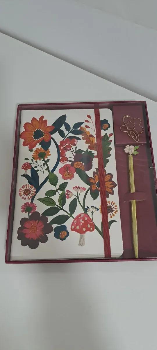 Libreta y bolígrafo floral