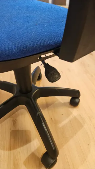 Silla de oficina azul