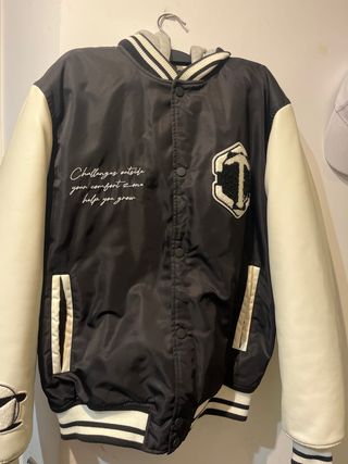 Chaqueta Béisbol Negra y Blanca