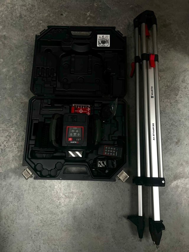 LIVELLO R-14 CON TREPPIEDE E ACCESSORI