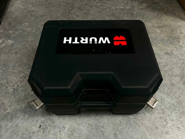 LIVELLO R-14 CON TREPPIEDE E ACCESSORI