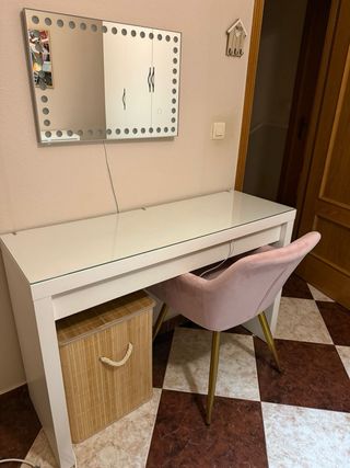 Tocador blanco con cristal