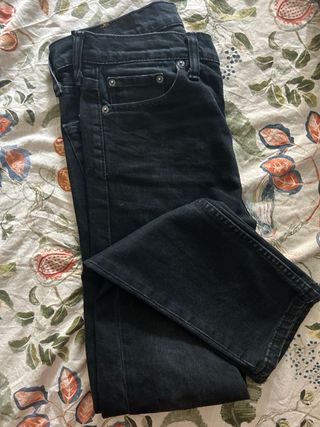 Vaqueros Levi's 510 negros hombre.