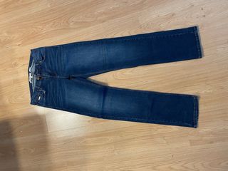 Pantalón vaquero pitillo azul
