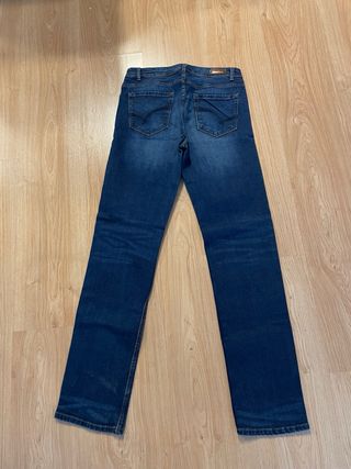 Pantalón vaquero pitillo azul