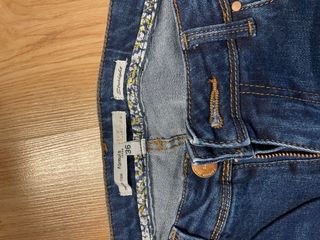 Pantalón vaquero pitillo azul