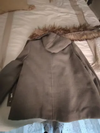 Chaquetón Zara paño gris con capucha