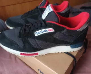 Zapatillas Reebok Negras y Rojas
