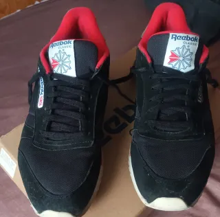 Zapatillas Reebok Negras y Rojas