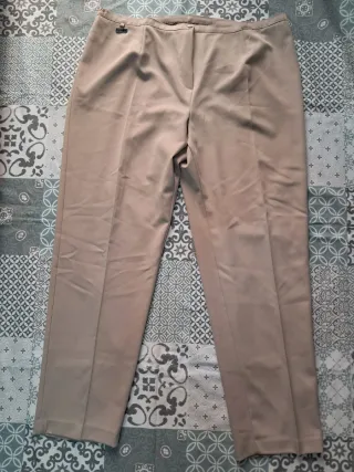 Pantalón mujer talla grande beige