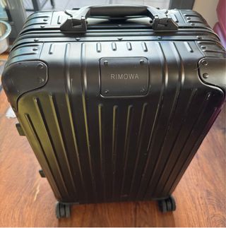Maleta de cabina Rimowa aluminio negro