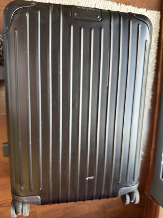Maleta de cabina Rimowa aluminio negro