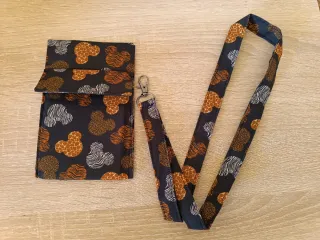 Lanyard y salvabolsillos hecho a mano