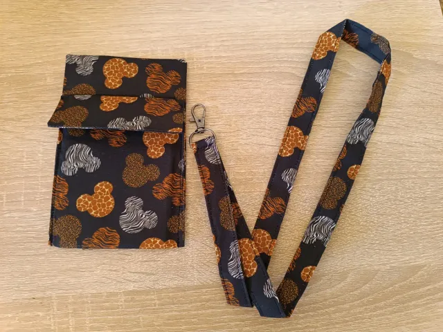 Lanyard y salvabolsillos hecho a mano