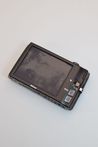 Cámara Nikon Coolpix S4150 en caja