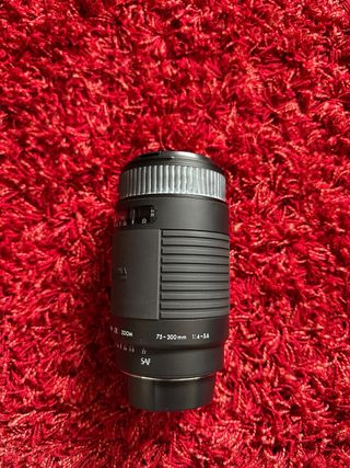 Obiettivo Sigma 75-300 mm per Canon.