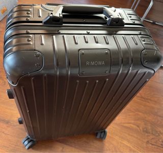 Maleta de cabina Rimowa aluminio negro