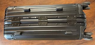 Maleta de cabina Rimowa aluminio negro