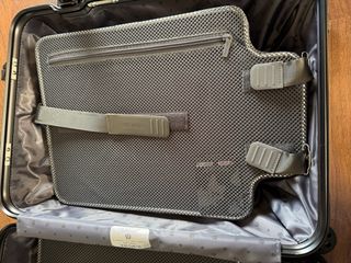 Maleta de cabina Rimowa aluminio negro