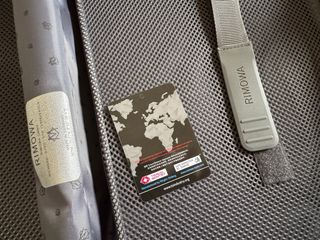 Maleta de cabina Rimowa aluminio negro