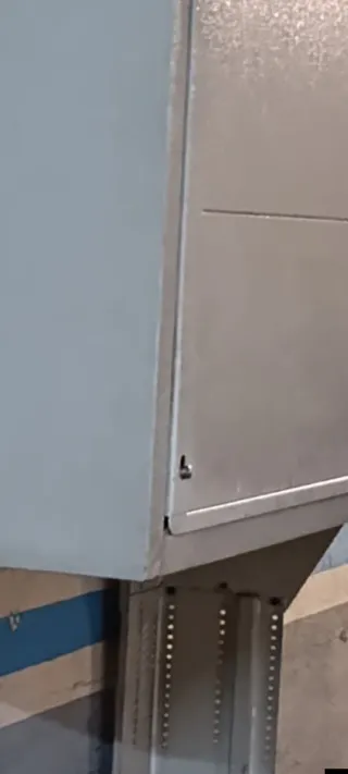 Armadio da garage in metallo grigio