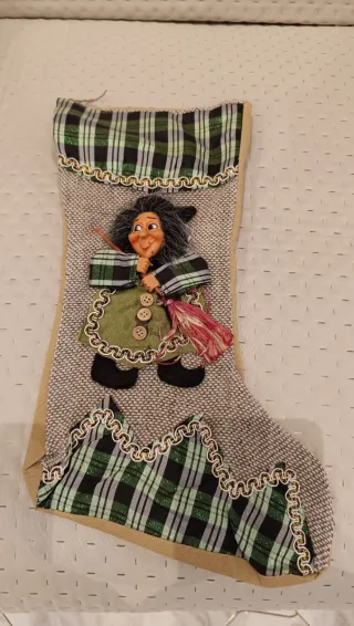 Calza Befana strega con scopa