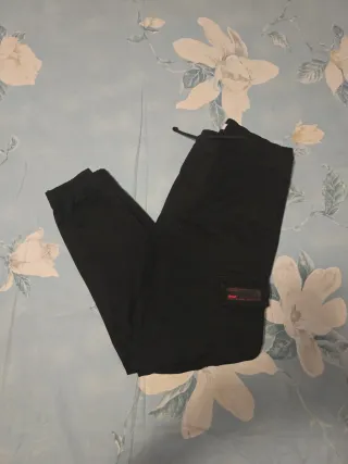 Pantaloni uomo neri con tasche