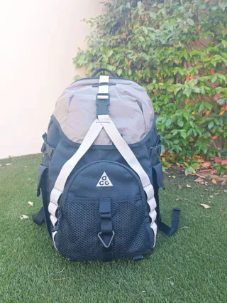 Mochila Nike ACG Daymax Negra/Gris