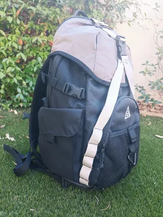 Mochila Nike ACG Daymax Negra/Gris