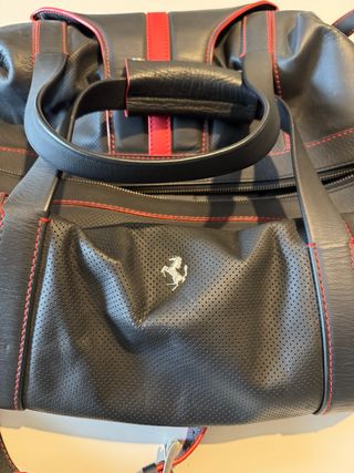Borsone Ferrari vera pelle nero e rosso