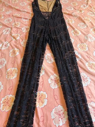 Mono de encaje negro