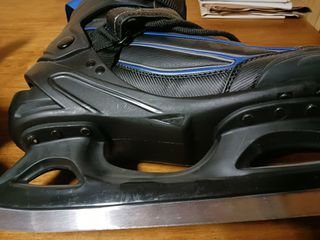 Botas de patinar sobre hielo Oxelo.