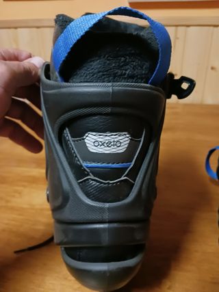 Botas de patinar sobre hielo Oxelo.