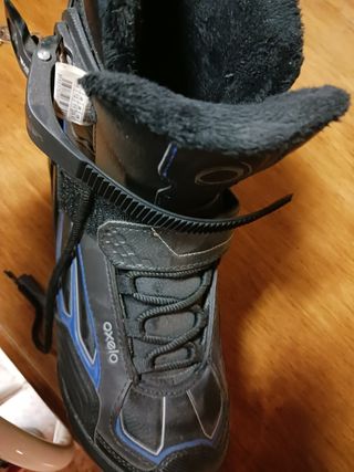 Botas de patinar sobre hielo Oxelo.
