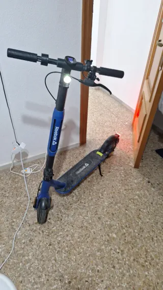 Casco Ciclismo con Luz LED Trasera